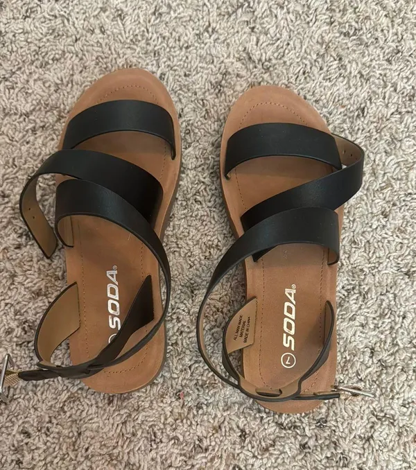 Black Sandals - Image 2