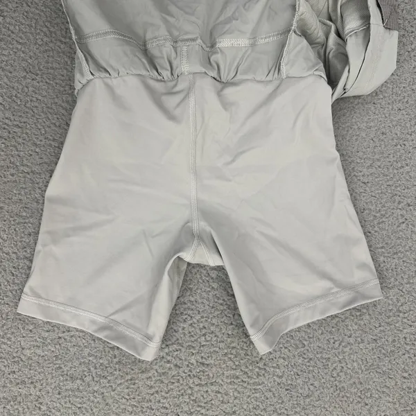 Lululemon Multi Pocket Cargo‎ High Rise Hiking Skirt Skort Gray Athletic Women 2 - Image 5