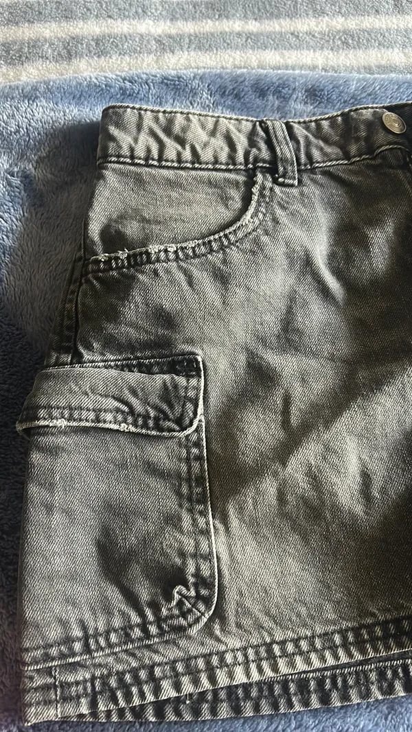 H&M black cargo skirt  - Image 4