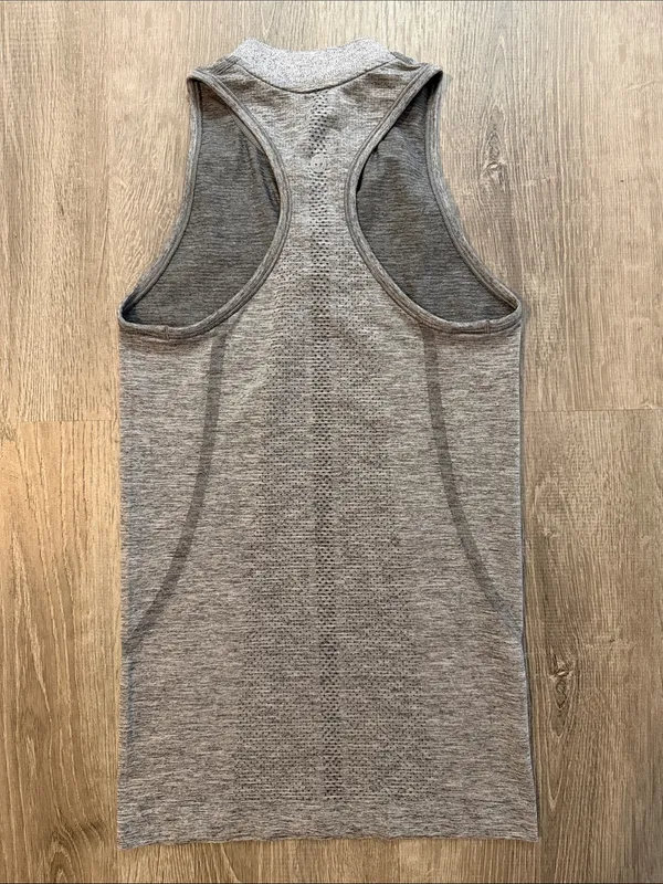 Lululemon 2 Swiftly Speed Sleeveless‎ Henley Heather Gray Workout Gym Yoga Top - Image 2