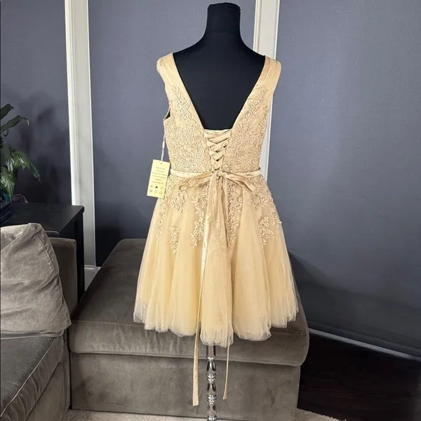 Women’s Gold Satin and Tulle Floral Short Prom Party Formal Dress Size 8 NEW - Image 4