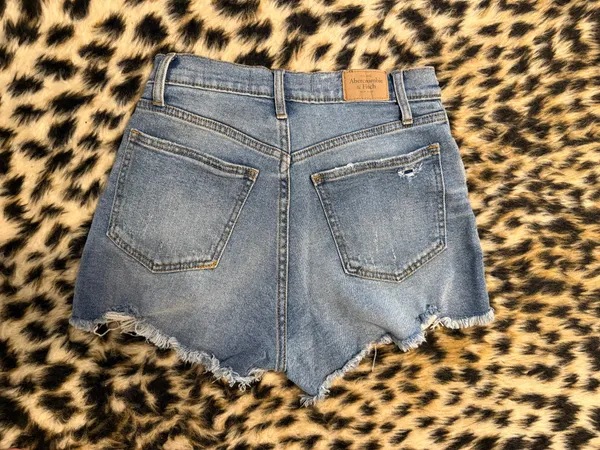 Abercrombie and fitch denim shorts - Image 4