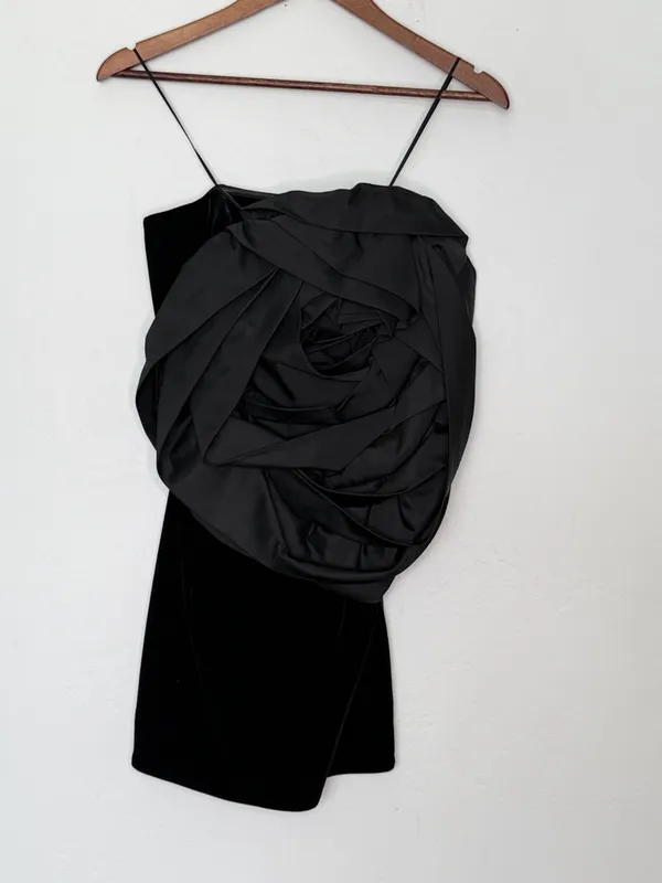 AMUR Rose Baby Doll Dress Black Velvet Rosette Mini Size 4 NWT $478 - Image 2