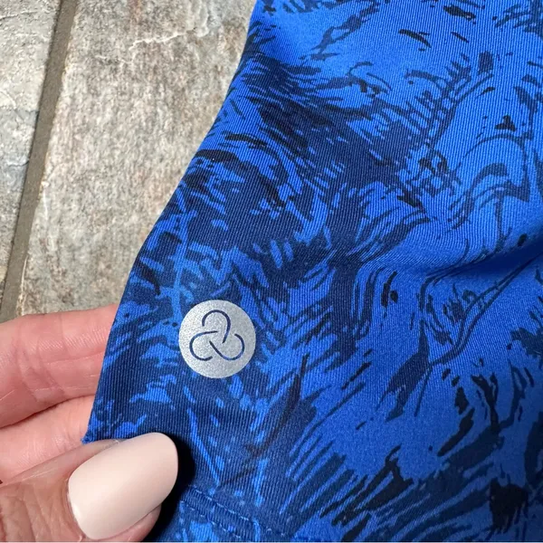 Zella Strength Crop Asymmetrical Tank Blue Mykonos Spindrift Print Size Medium - Image 4