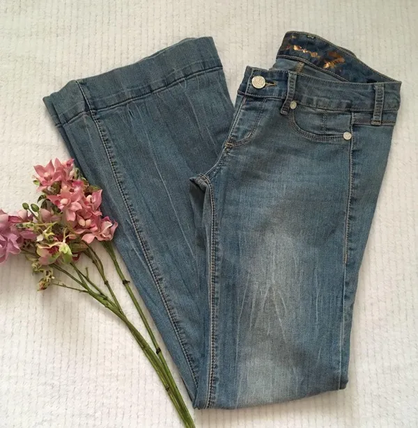 Seven7 Boho Flare Bell Botttom Flare Jeans 28 - Image 2