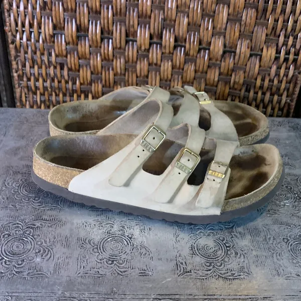 Birkenstock Tan Sandals Size 39 - Image 3
