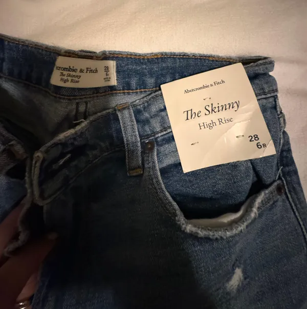 Abercrombie Jeans - Image 2