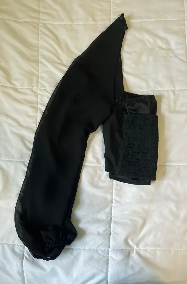 EXPRESS Cropped Long Sleeve - Image 2