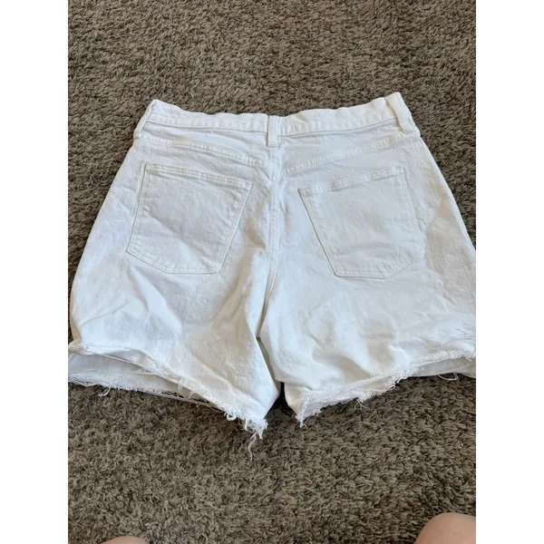 Universal Threads High Rise Vintage Straight White Denim Cut Off Shorts Size 10 - Image 4