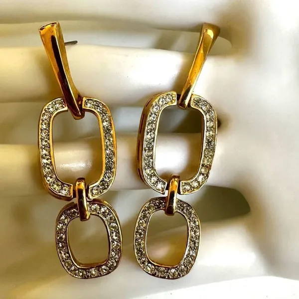 Gold tone rhinestone drop earrings - Image 5