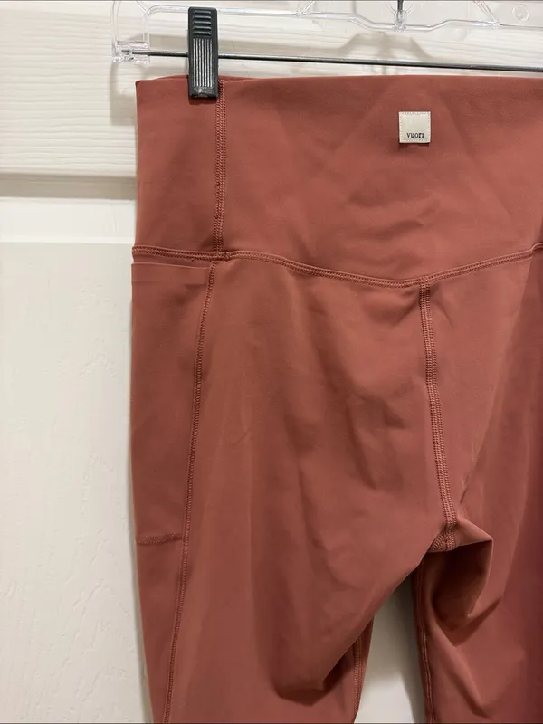 Vuori High-Rise Blush Rust-Colored Performance Leggings Size Small - Image 4