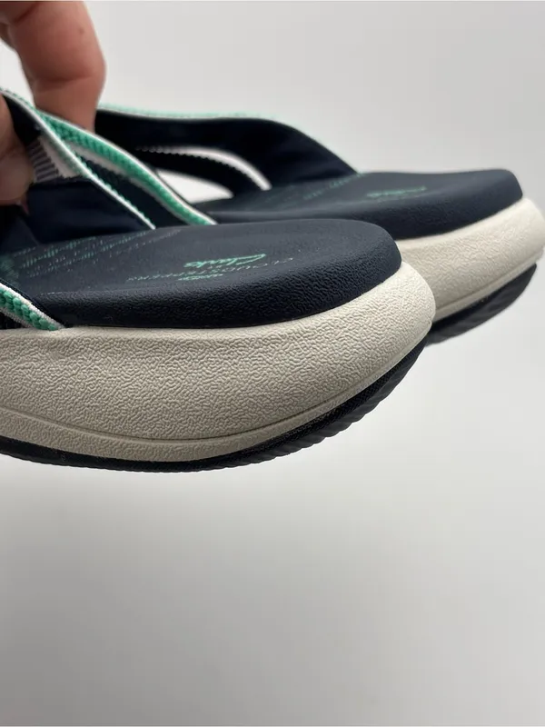 Cloudsteppers by Clarks Navy and Teal Crisscross Slide Sandals Size 9.5 - Image 5