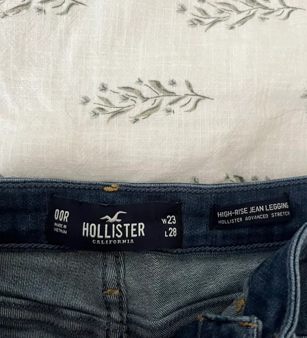 Hollister Skinny Jeans - Image 3