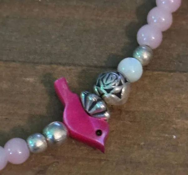 Vintage rose quartz bead abalone double heart and cardinal necklace - Image 4