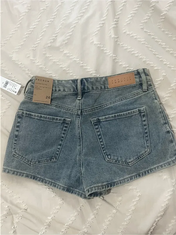 PacSun Women's High-Rise Denim Shorts - Light Blue Wash - Image 2
