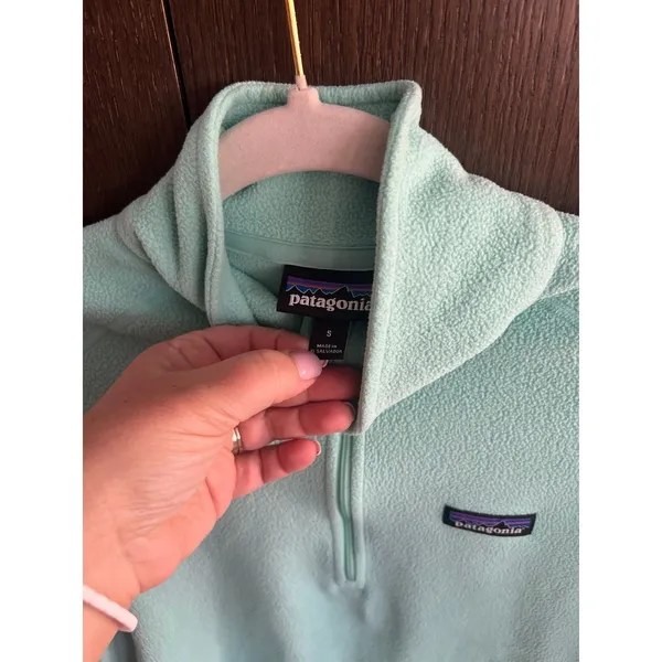 Patagonia Women's Micro-D‎ 1/4-Zip fleece pullover in a light green small - Image 3