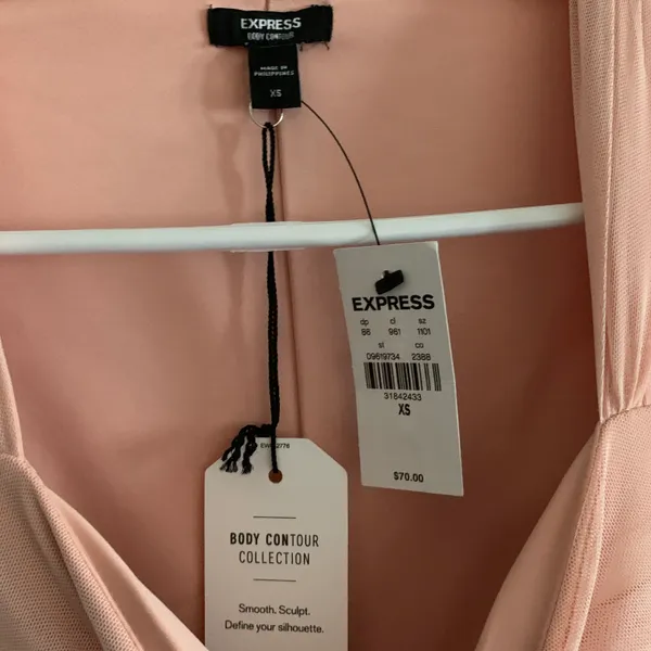 Women’s XS Body Contour Light Pink Mesh Padded Cropped Top NWT - Image 4