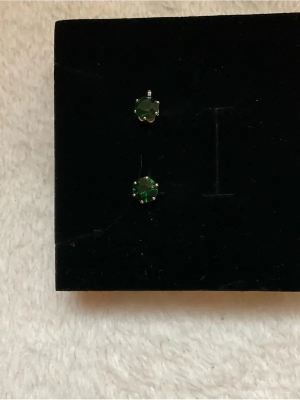Emerald Green Crystal Stud Earrings - Women Jewelry - Image 3