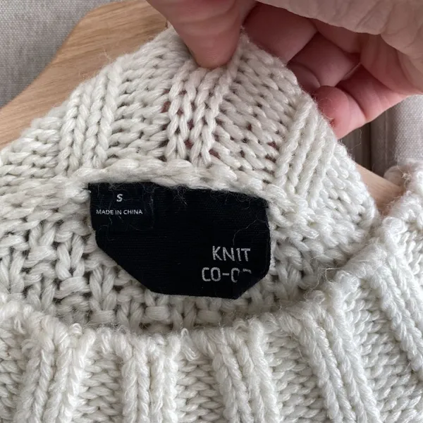 Knit co op chunky cable knit sweater White - Image 4
