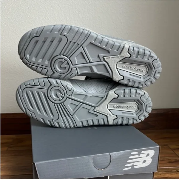NIB New Balance 550 Mono Grey Shoes women's 8.5 Unisex Men's 7 - Image 4