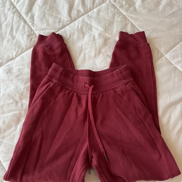 Lululemon Scuba High-Rise Jogger Mulled Wine - Image 2