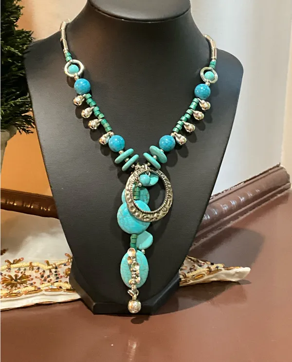 Blue and silver beaded necklace with turquoise stones - Image 4