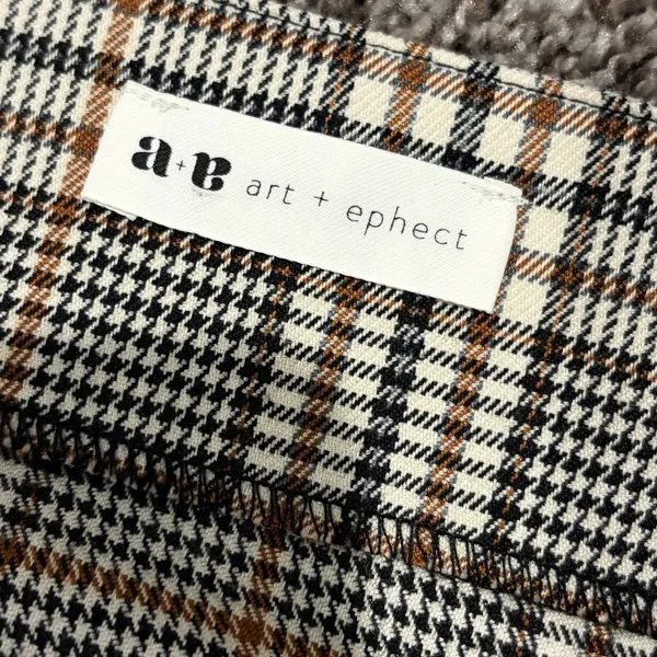 Art and EPHECT Women's Skirt Size Large Short. Plaid Skirt. - Image 6