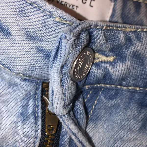 Lovervet by Vervet jeans distressed size 27/5 - Image 2