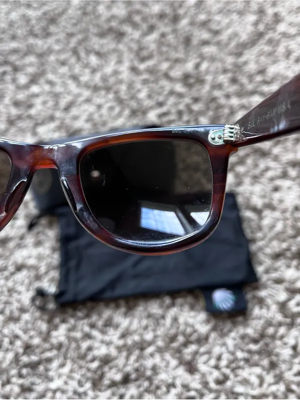 Ray-Ban Wayfarer Tortoise Sunglasses - Image 6