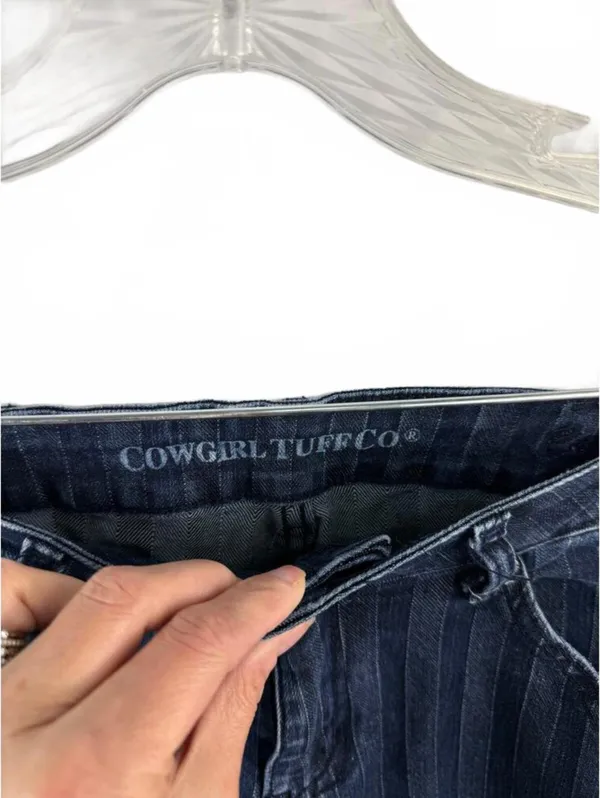 Nice Women’s Cowgirl Tuff Jean Co Size W26 L35 - Image 3