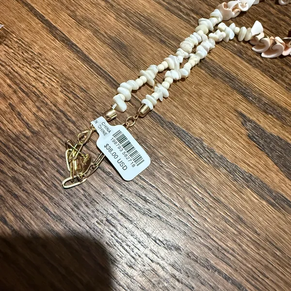 Free People Shell Necklace NWT $38 - Image 3