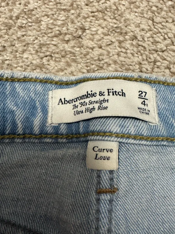 Abercrombie High-Rise Jeans - Image 3