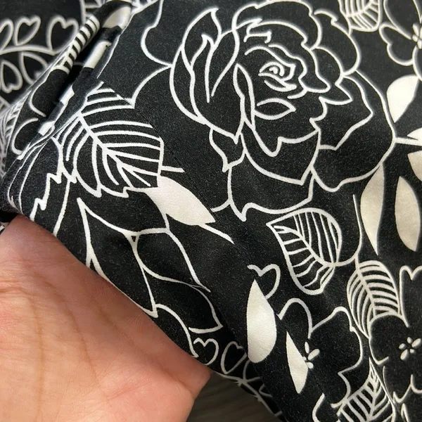 Paraphrase • floral printed cropped pants - Image 7