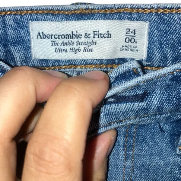 Abercrombie & Fitch Ankle Straight Ultra High Rise Distressed 00/24R #760 - Image 2
