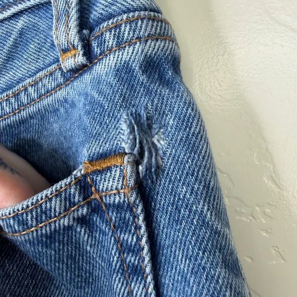 Abercrombie & Fitch Vintage Wash Annie High Rise Girlfriend Tapered Leg Jeans - Image 8