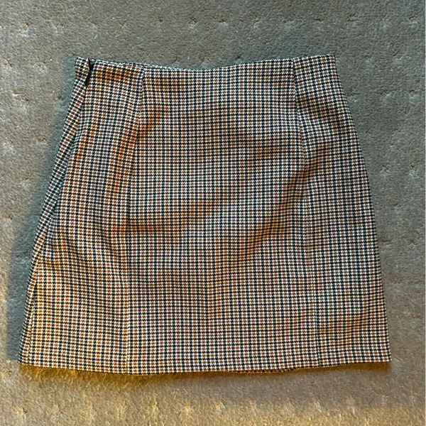 Forever 21 Plaid Mini Skirt - Image 5