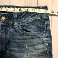 Women’s American Eagle super stretch jeans distressed destroyed sz 8 cropped 29 - Image 8