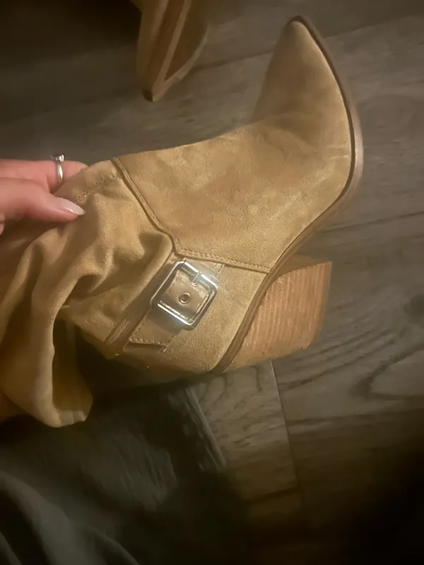 Thigh-High Steve Madden Boots - Image 4