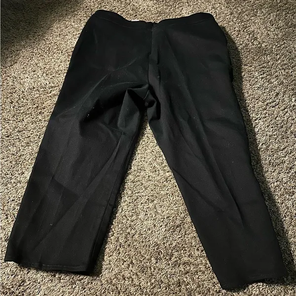 Venus Black studded Capris - Image 2