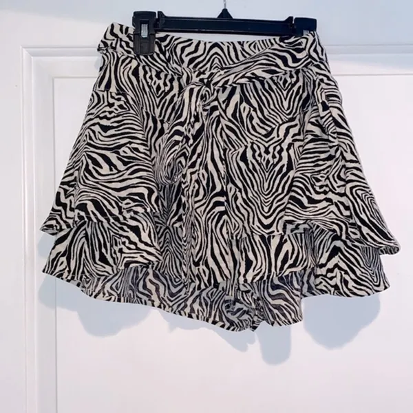 Le Lis safari print skirt size small - Image 3