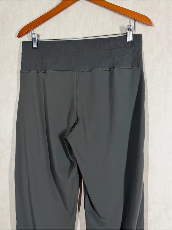 Vuori Women’s Daily Jogger Pants Pull On High Rise in Green L - Image 7