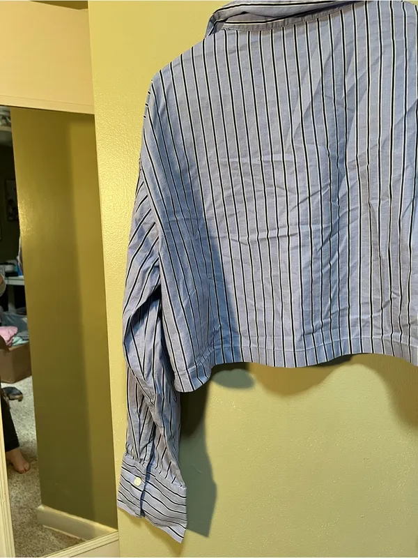 Divided Women's Size Small Cropped Button Down Shirt Blue Navy White Stripes - Image 7