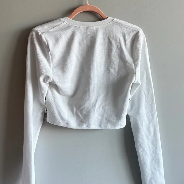 NWT Aritzia cropped waffle knit long sleeve button up henley - Image 2