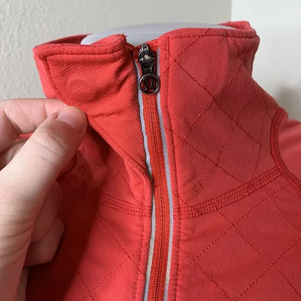 Lululemon Toasty Tech Quilted Elbow Love Red Coral 1/2 Zip Jacket Coat Sz 2 - Image 4