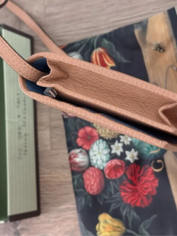 Gucci Swing WOC Light Tan Pebbled Leather - Full Set Limited Box & Dust Bag - Image 6