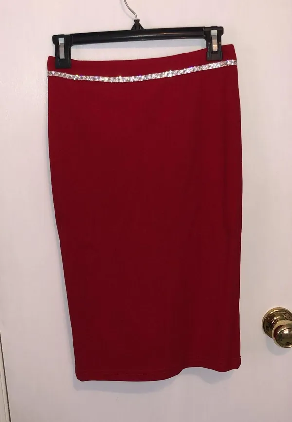 ENTRY Red Two Piece Rhinestone Set Size Small - Image 5