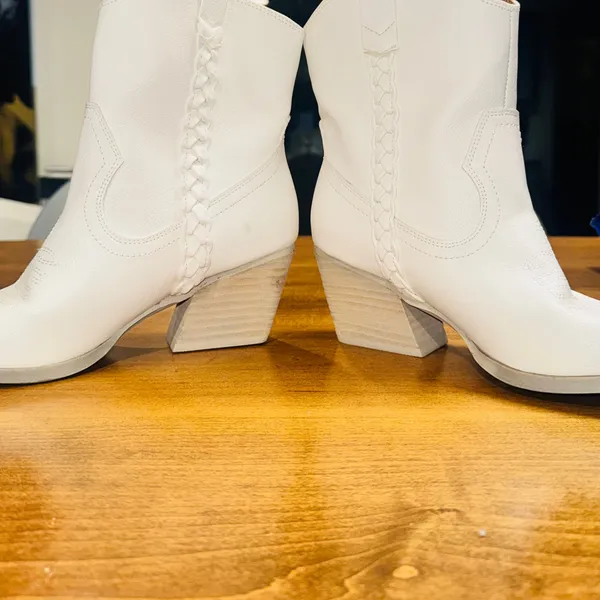 Dolce Vita Koolson White Western Ankle Booties Pointed Toe Leather Stacked heel - Image 7