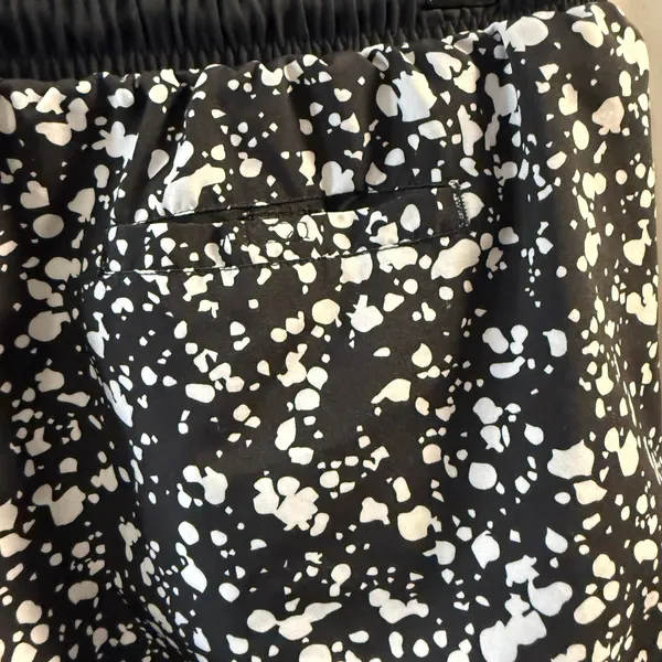 Fabletics Women’s Running Shorts Size M - Image 4