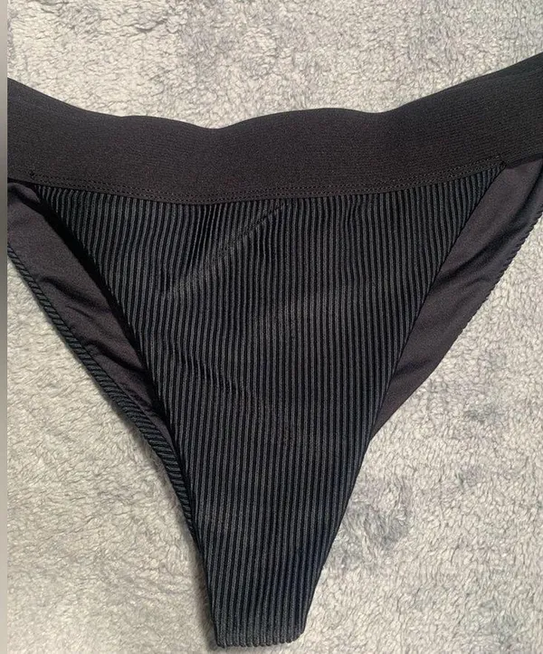 Frankie’s bikinis swim bottoms black large - Image 2