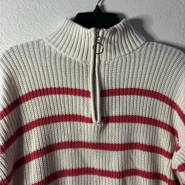 💥St. John's Bay Ivory and Red Stripes Crew Neck Long Sleeve Sweater S - Image 5